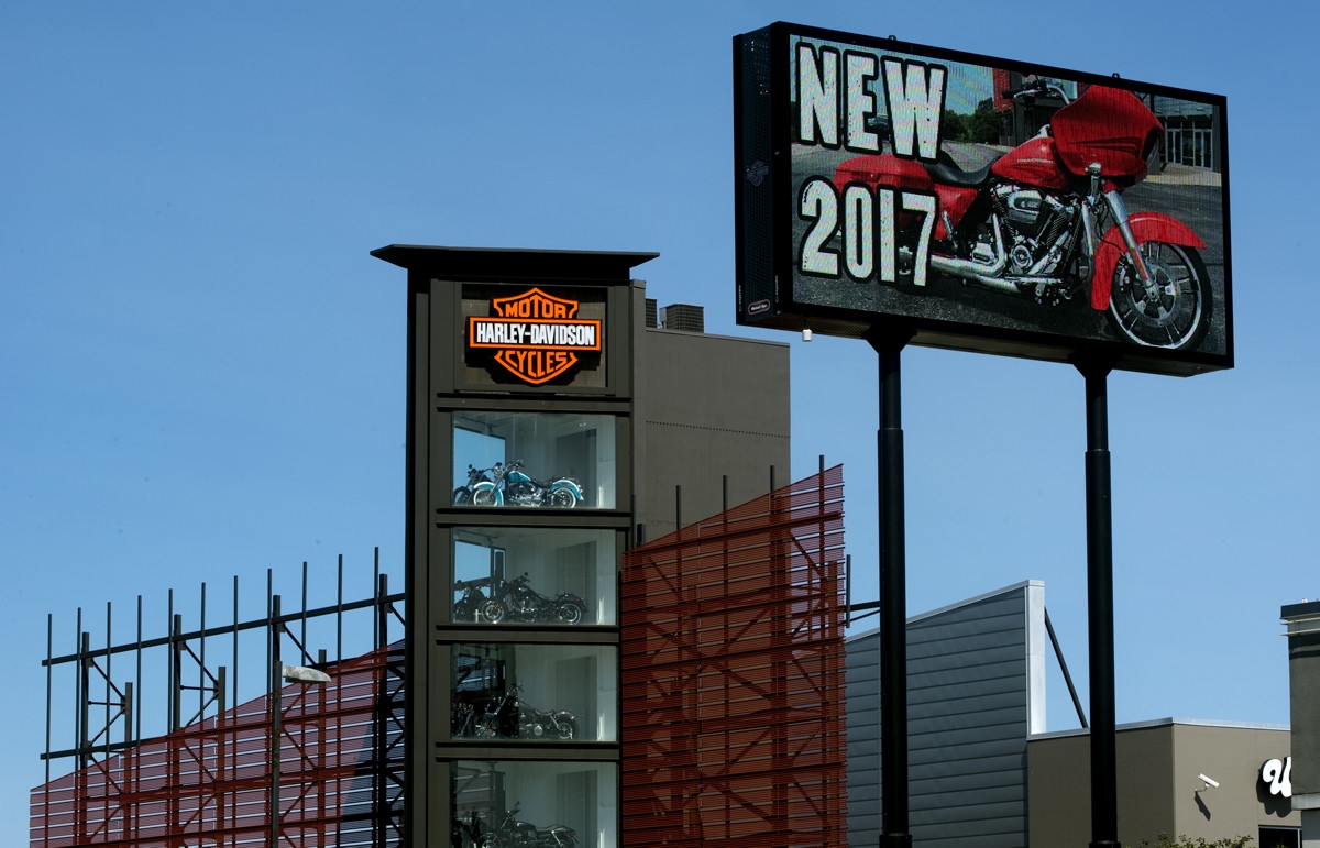 Uke's Harley Davidson; 16mm, 12' x 24', Kenosha, WI