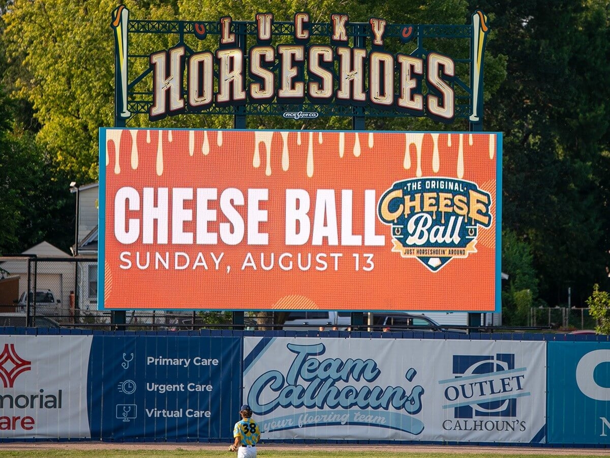 Springfield Lucky Horseshoes; S16mm, 14’4" x 32', Springfield, IL